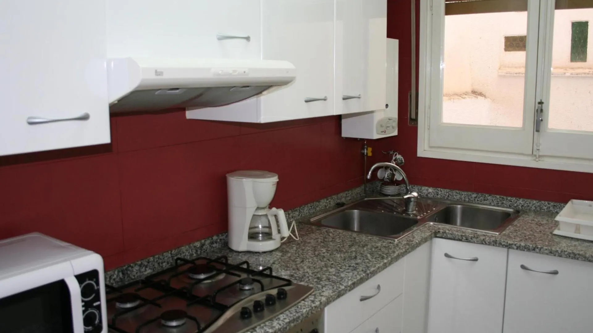 Apartamento Centrico, Luminoso A 100M De La Playa Con Balcon Y Wifi Llança 0*,