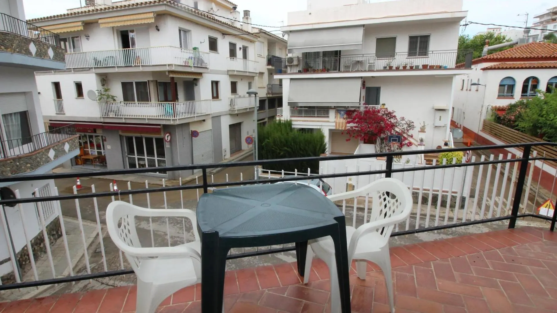 Apartamento Centrico, Luminoso A 100M De La Playa Con Balcon Y Wifi Llança Španělsko