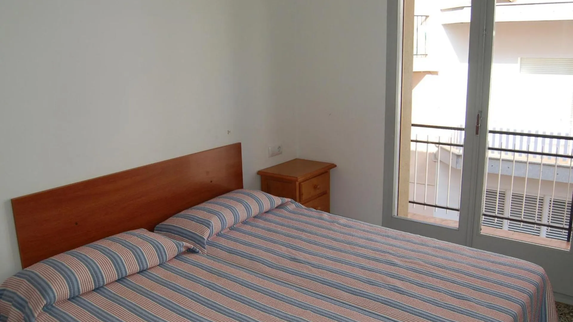 Apartamento Centrico, Luminoso A 100M De La Playa Con Balcon Y Wifi Llança
